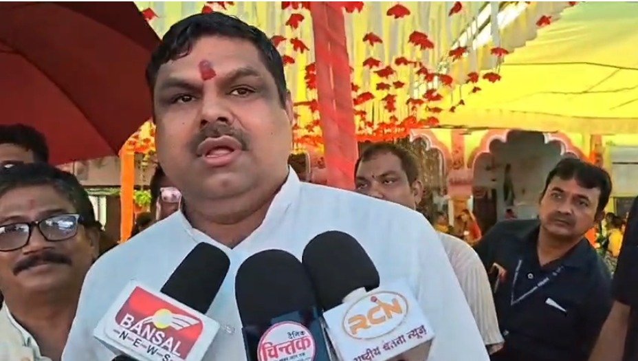 गजेंद्र यादव ने मीडिया में बयान दिया।