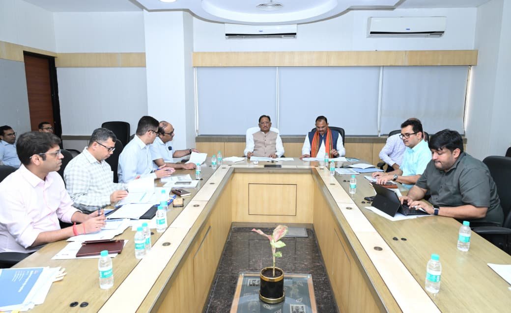 मुख्यमंत्री विष्णुदेव साय के सख्त निर्देश, अस्पतालों में दवाइयों से लेकर एंबुलेंस तक की व्यवस्था सुधारने पर जोर
