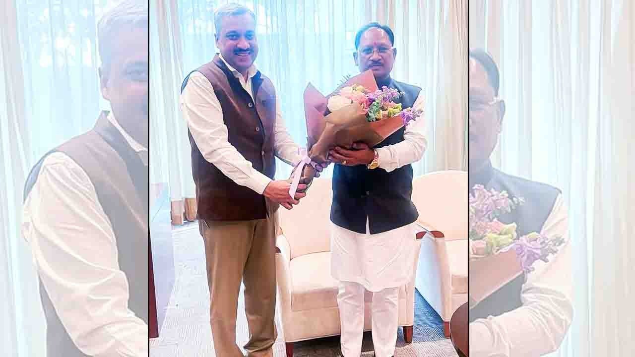 मुख्यमंत्री विष्णुदेव साय पहुंचे सिंगापुर